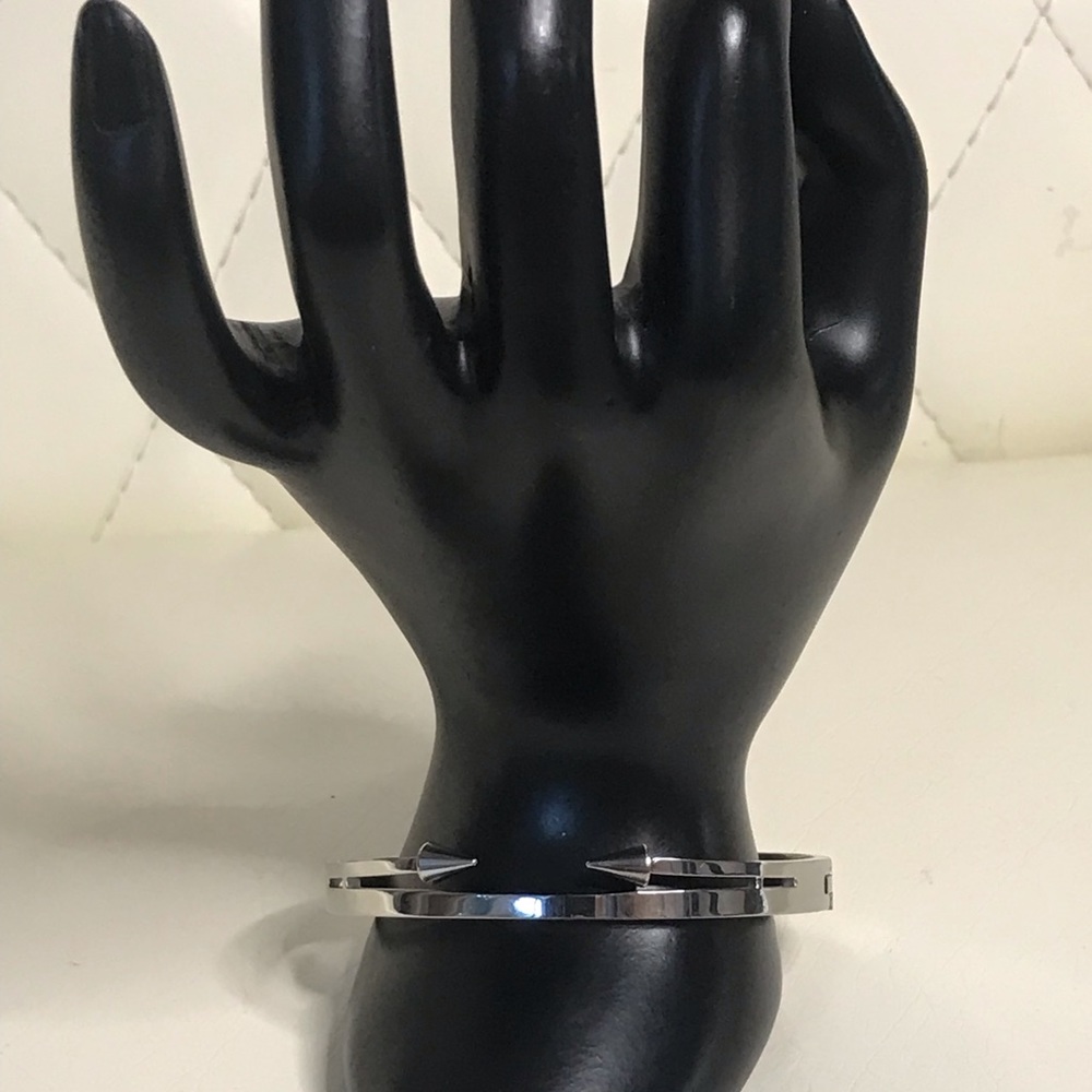 ❌SOLD!❌ Bracelet Double Pointed cone Bangle - Picture 5 of 5
